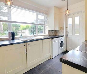 Prospect Road, Farnborough, Hampshire, GU14 - Photo 5