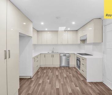 WELL MAINTAINED FAMILY HOME!!! - Photo 4