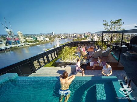 Best location in South Brisbane with City & River Views - Photo 4