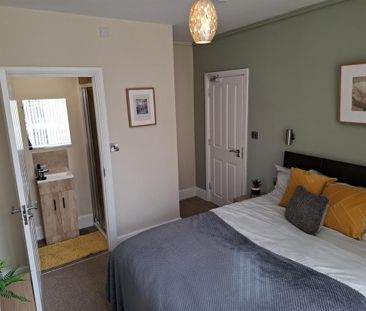 1 bedroom in a house share to rent - Photo 3