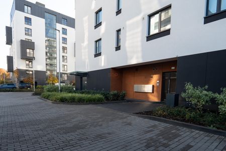 Nowe i umeblowane mieszkanie 4-pokojowe| 2 balkony | - Zdjęcie 4