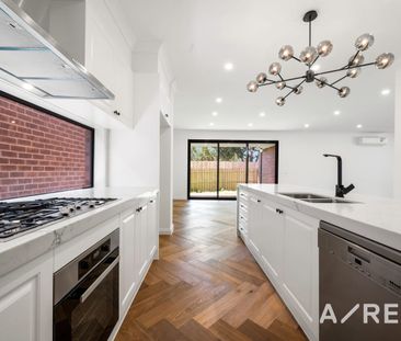 Ideal Glen Waverley Home with Exceptional Local Amenities - Photo 6