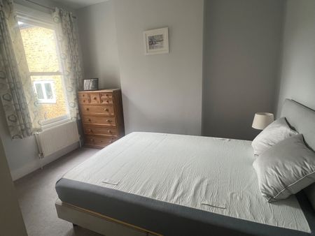 2 Bed Flat, Putney Bridge Road, SW15 - Photo 5