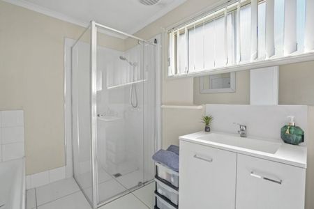 Charming Family Home in Quiet Cul-De-Sac - Photo 5