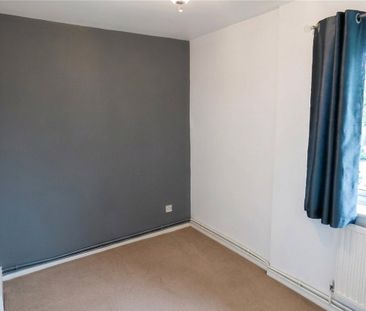 Chiltern Drive, Charvil, Reading, Berkshire, RG10 - Photo 3