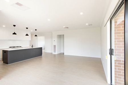 QUALITY BUILT FAMILY HOME IN POPULAR LOCATION - Photo 4