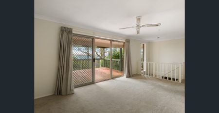 4- Bedroom Family home with lovely views - Photo 2