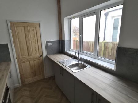 2 bedroom terraced house to rent - Photo 2