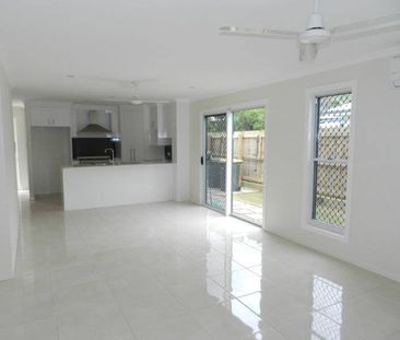 BEAUTIFUL 3 BEDROOM UNIT IN GREAT LOCATION - Photo 1