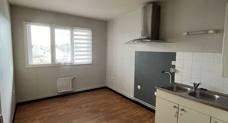 Appartement en duplex de type 4 situé au 3ème étage d'un immeuble sécurisé comprenant : - Photo 5