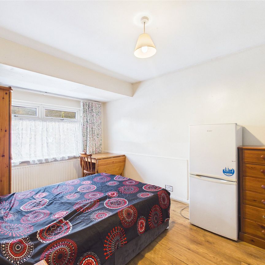 1 bedroom sharedAccommodation in Albert Street, Slough - Photo 1