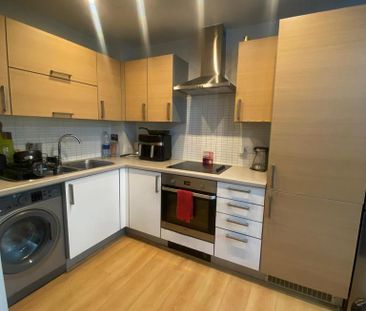 1 bedroom in a flat share to rent - Photo 4