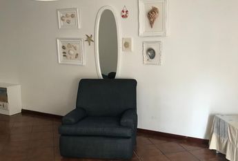 Apartamento T3 Praia da Barra, com cozinha equipada e parcialmente mobilado. Visite!