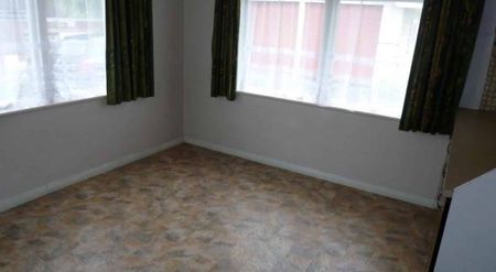 FOUR BEDROOMS - ROSLYN - Photo 2