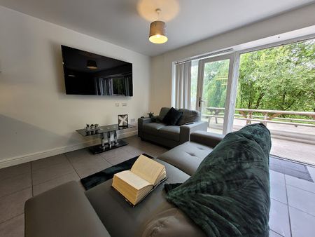 Room 10 Available, Riverside En Suite, 11 Bedroom House, Willowbank Mews – Student Accommodation Coventry - Photo 3