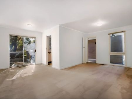 3 Bed, 1 Bath - Photo 2