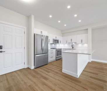 Luxury 2-Bedroom, 2-Bathroom Home at Pinnacle Point - Photo 6