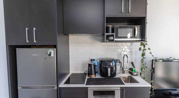 Semi Furnished Studio. - Photo 1