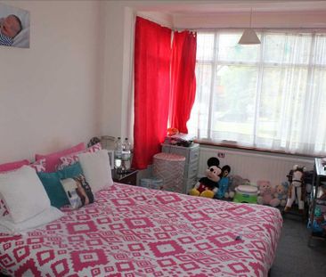 4 bedroom semi-detached house to rent - Photo 3