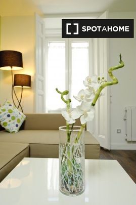 madrid, Community of Madrid 28013 - Photo 1