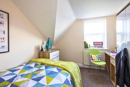 3 bedroom apartment to rent - Photo 4