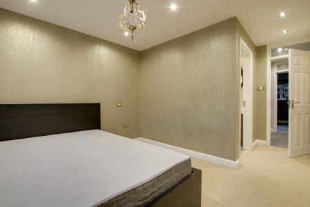 4 bed semi-detached house to rent in Waldale Drive, Leicester, LE2 - Photo 5