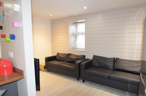 5 bedroom terraced house to rent - Photo 1