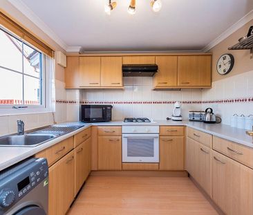 2 bedroom terraced house to rent - Photo 4