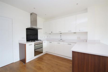 4 bedroom townhouse to rent - Photo 5