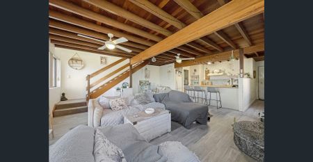 Waterfront Unit in Sought After Location! - Photo 5