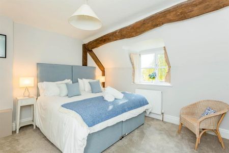 4 bedroom flat to rent - Photo 3