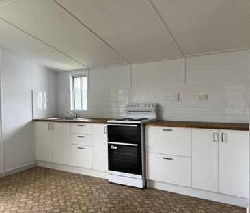3 Bedroom Home in North Mackay - Photo 3