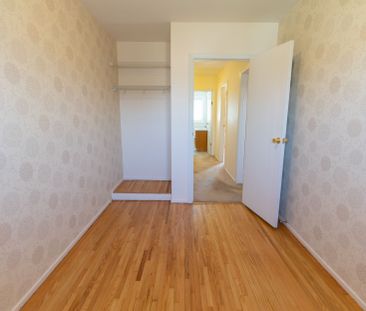 For Lease - 728 Krosno Boulevard, Pickering, Ontario - Photo 3