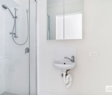 Convenient Living with Private Courtyard - Photo 4