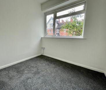 2 Bed Flat - Photo 3