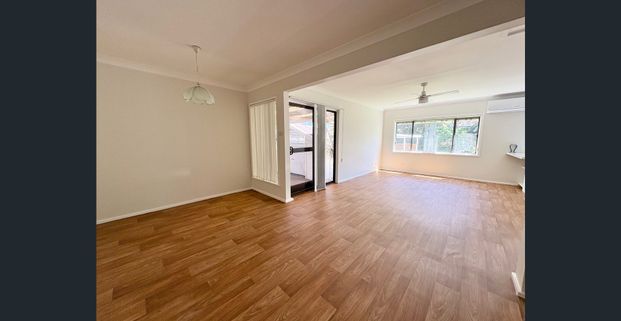 WELL PRESENTED FAMILY HOME IN GREAT LOCATION! - Photo 1