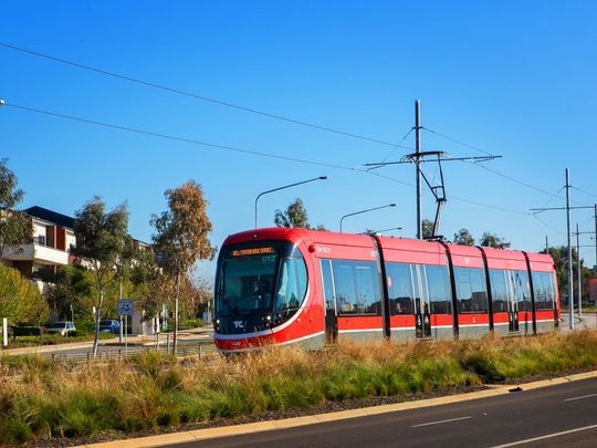 SIERRA One Bedroom + Study Apartment in prime location - Photo 1