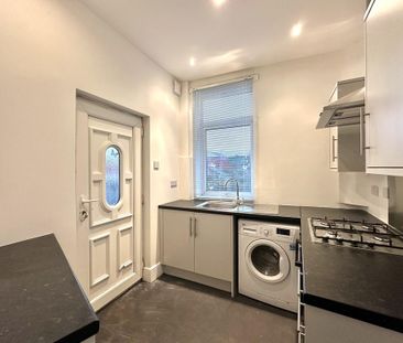 2 bedroom terraced house to rent - Photo 2