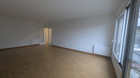 location Appartement T5 DE 115.3m² À PARIS - Photo 2