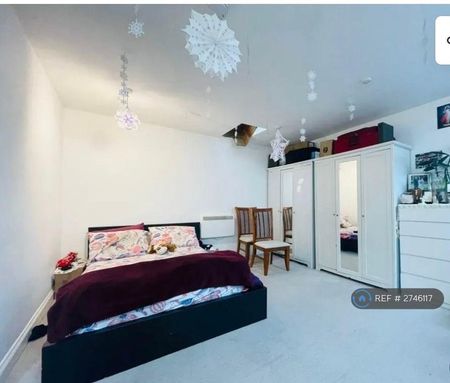 Studio to rent - Photo 3