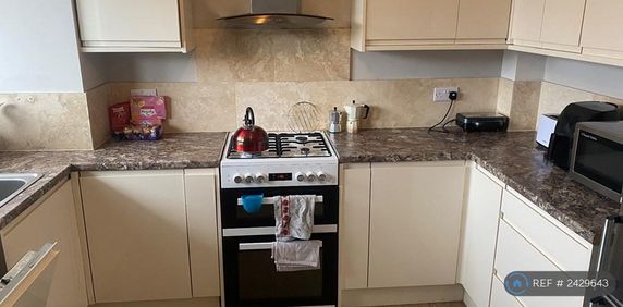 4 bedroom maisonette to rent - Photo 2