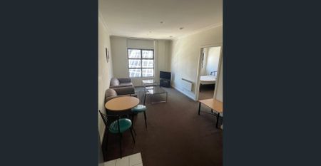 Spacious 1 Bedroom Apartment, Fully Furnished - Photo 2