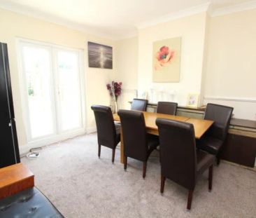 RM1, Eastern Avenue East, Romford - Photo 4