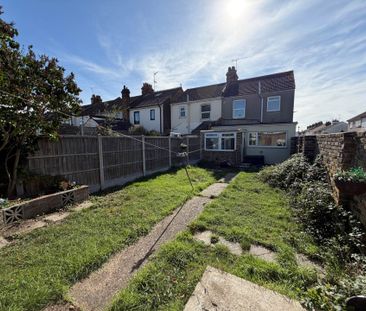 Waterloo Road, Shoeburyness - Photo 3
