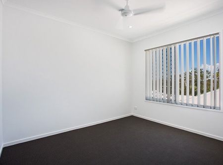 VILLA WITH 2 LIVING AREAS & GREAT VIEWS - Photo 2