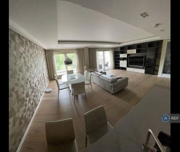 3 bedroom flat to rent - Photo 1