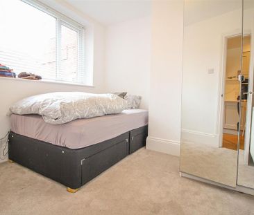 2 bedroom ground floor flat to rent - Photo 3