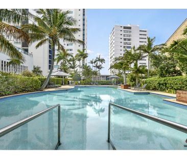 LUXURY BROADWATER LIVING ON MARINE PARADE - Photo 6