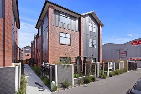 3 Bedroom Townhouse in Christchurch Central! - Photo 2