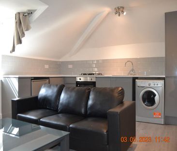 The Parade, Roath, Cardiff - Photo 2